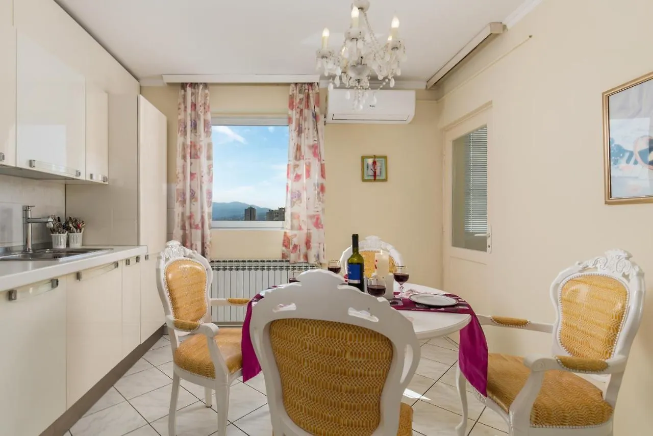 Apartment Beverly Rijeka