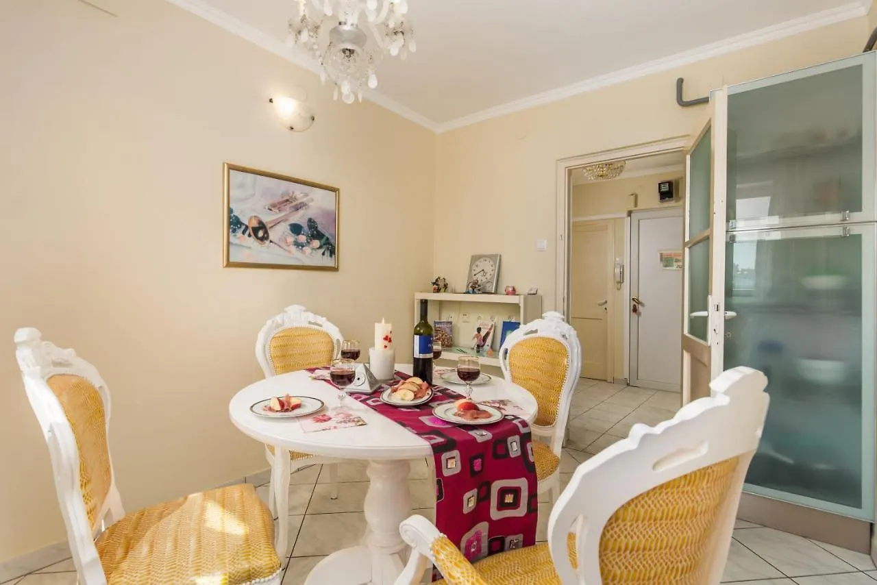 Apartment Beverly Rijeka Croatia
