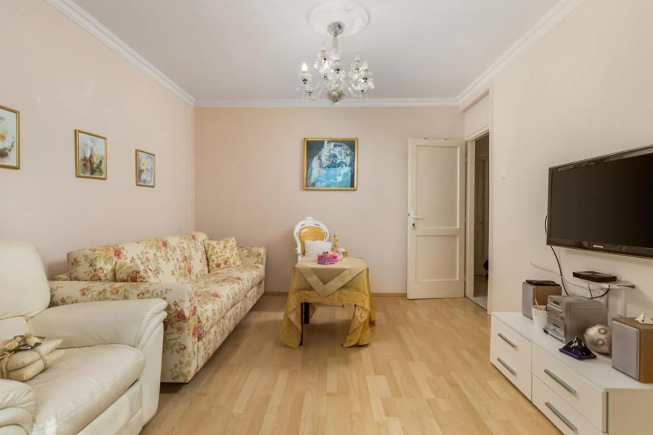 Apartment Beverly Rijeka 0*,  Croatia